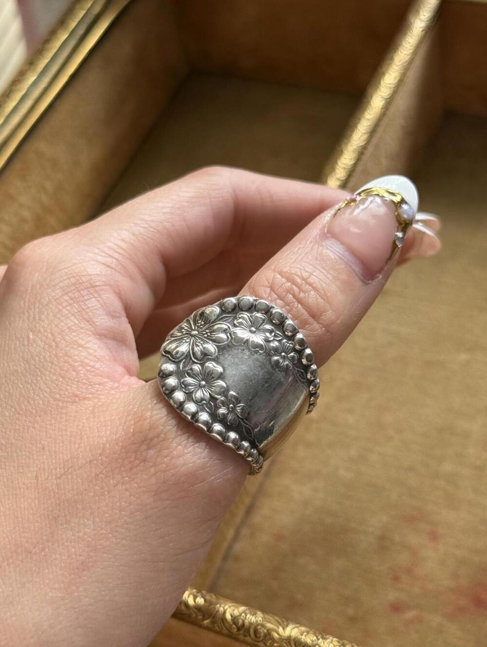 Vintage Silver tone Floral detailed Spoon ring